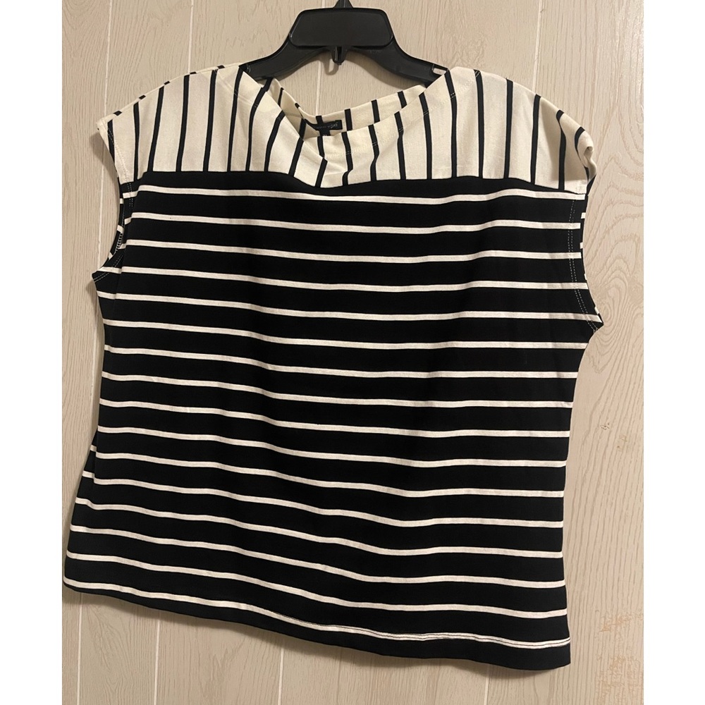 New never worn woman’s top